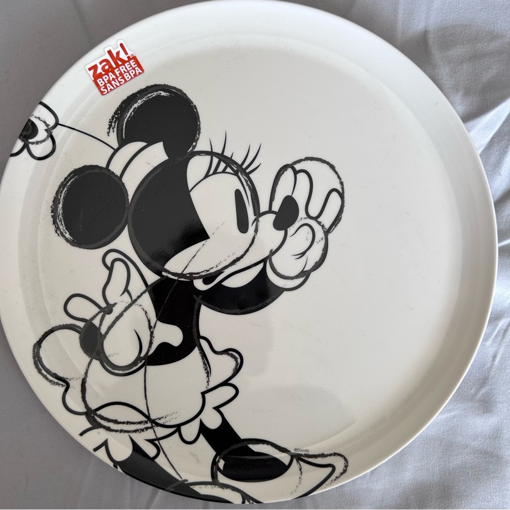 Mickey & Minnie Plates - Picture 2 of 3
